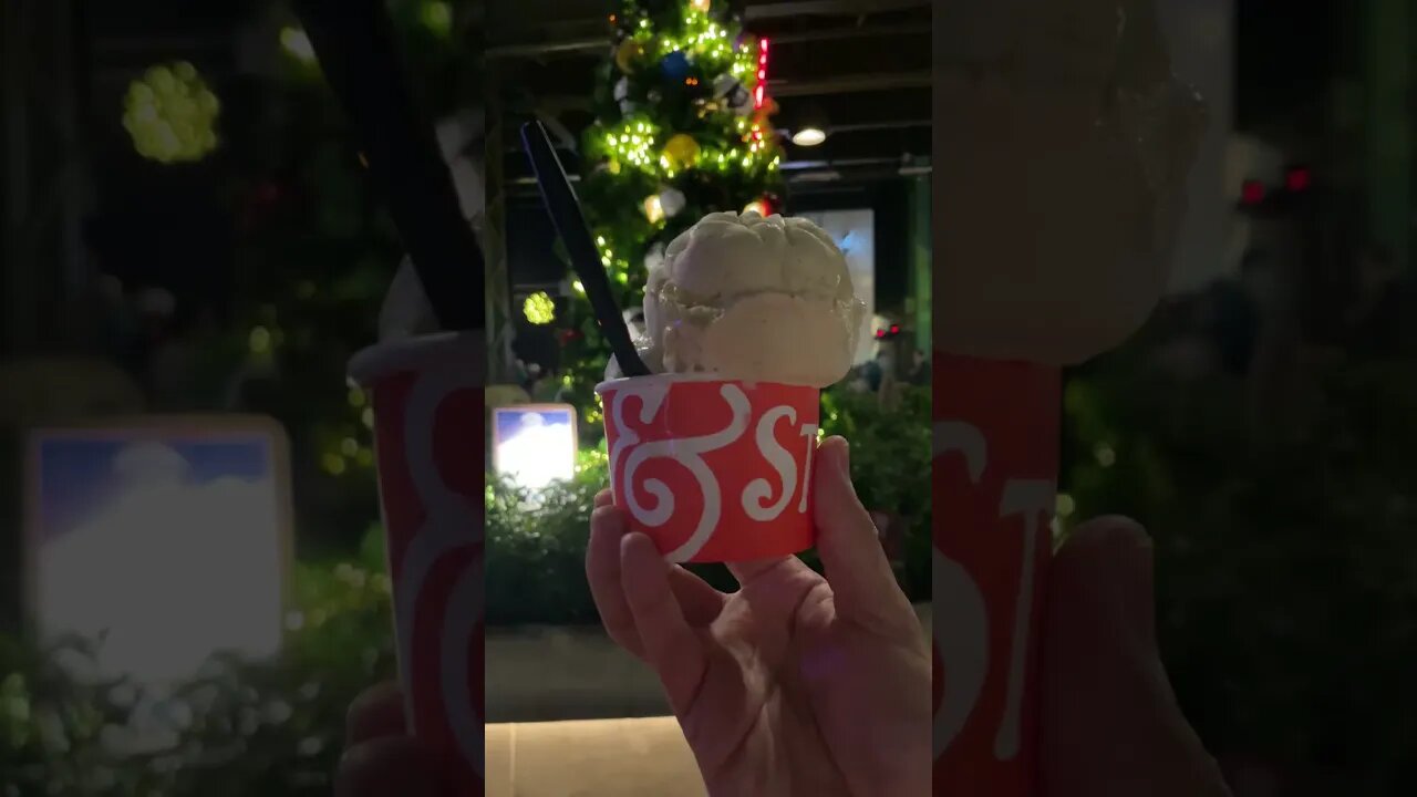 It's Still Christmas at Disney Springs 🎄 Salt & Straw Ice Cream #shorts