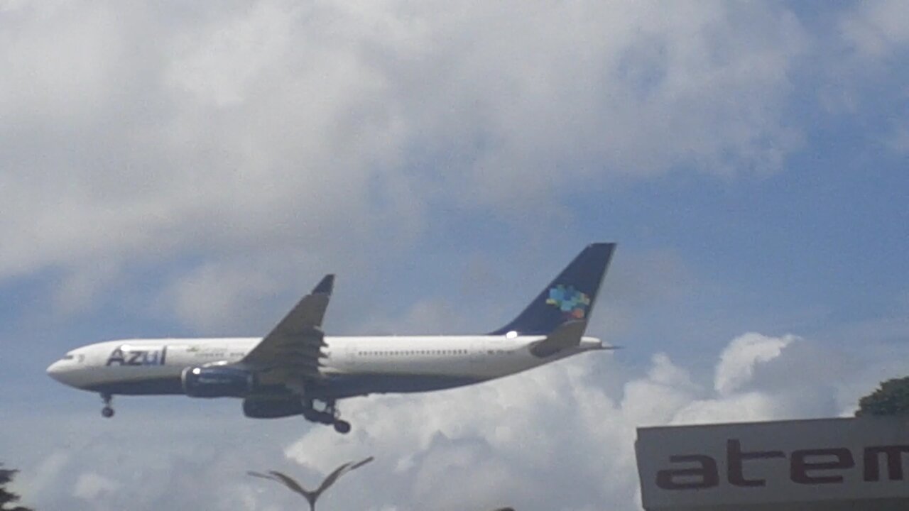 Airbus A330 PR-AIY na final antes de pousar em Manaus vindo de Campinas 27032021