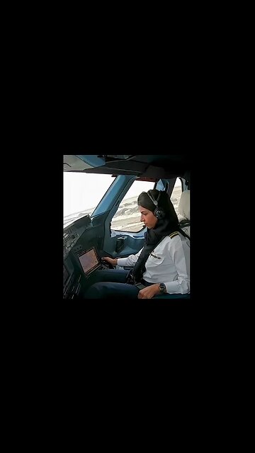 👩🏼‍✈️She pilots the Etihad Airbus A380