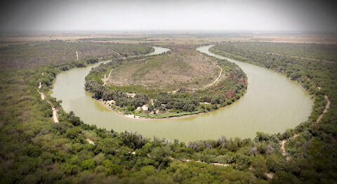 Border Crisis: Human Traffickers Throw Rocks At Owen Shroyer As He Sails Down Rio Grande