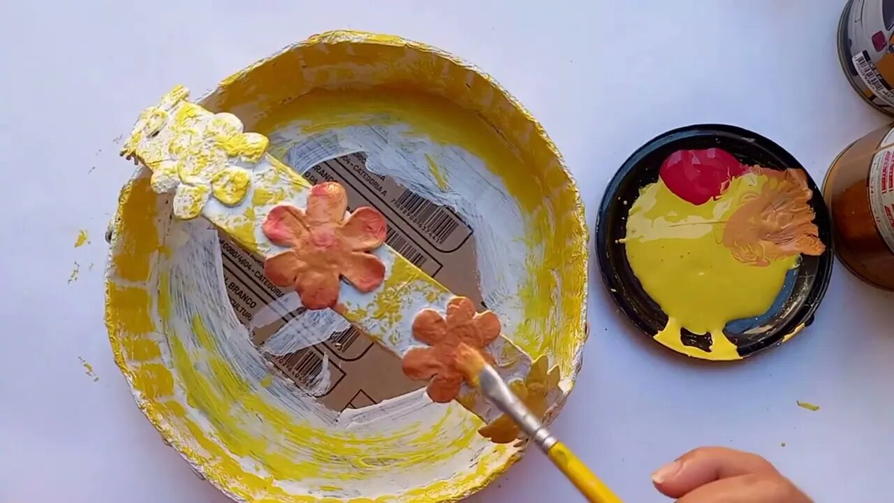 DIY! EGG HOLDER/ PORTA OVOS DE PAPELÃO/ RECICLE E AJUDE A NATUREZA