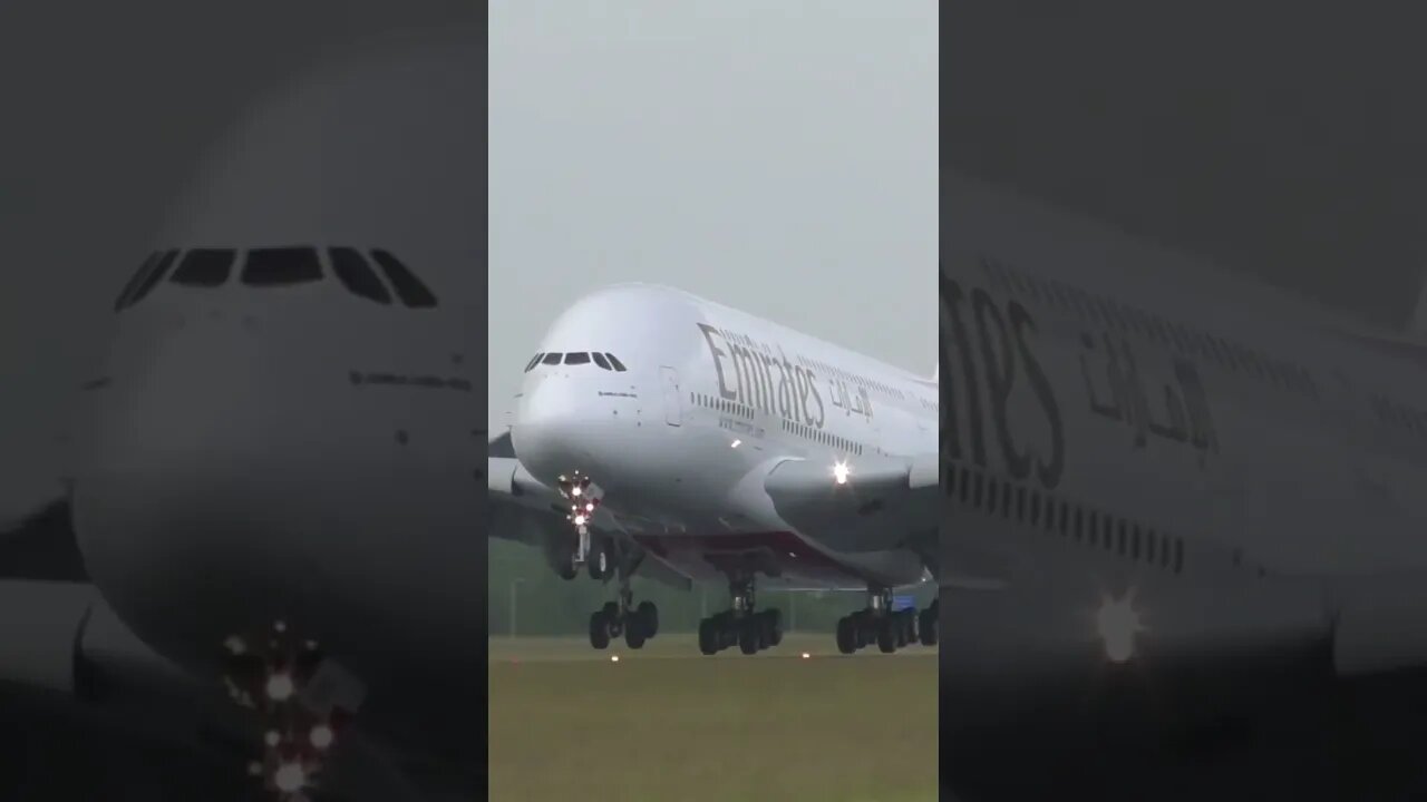 💨A380 Crosswind & Wet Runway💧 #emirates #a380 #landing