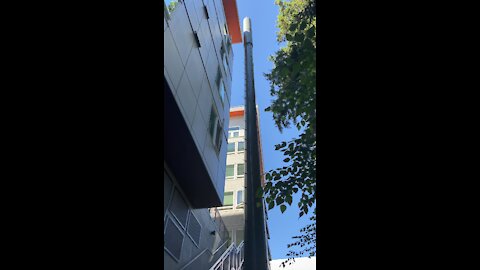 🖐G tower beside residences