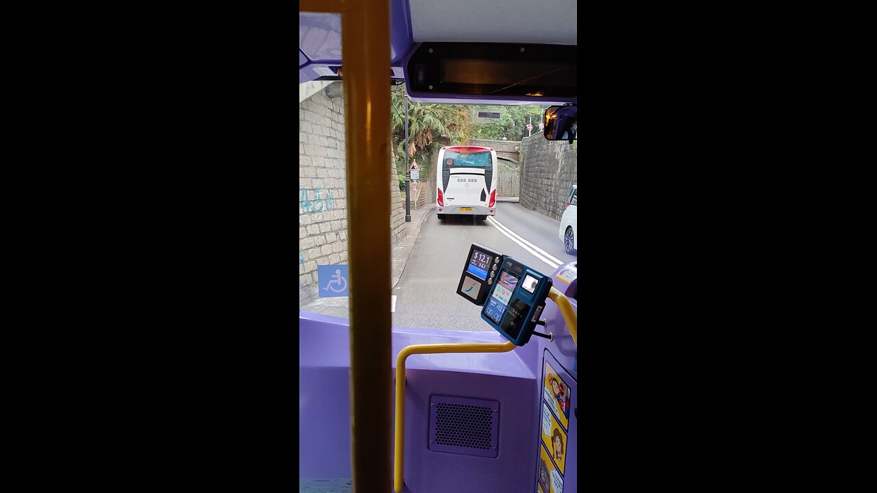 a bus ride through the Hong Kong mountain