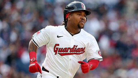 MLB José Ramírez cranks a two-run homer