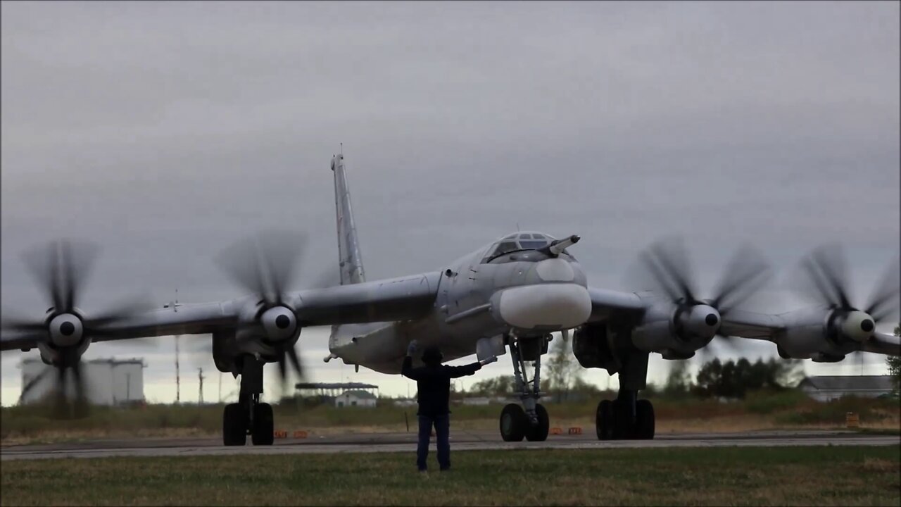 Russian and Chinese Aircraft Conduct Joint Air Patrol over the Sea of Japan and the East China Sea