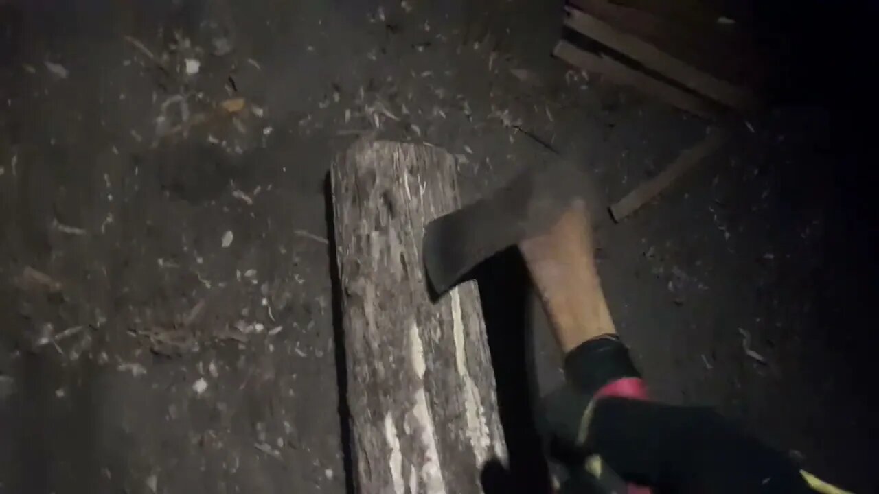 Bushcraft Masters [S01E02] Better than Store Bought - Perfect Fire Wood and Splits (Kindling)