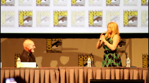 Hall H Sings Happy Birthday to Sir Patrick Stewart