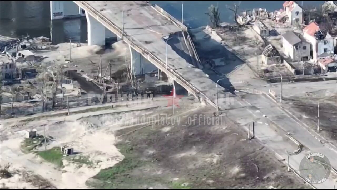Antonov bridge, the A their transports were hit by FPV drones.FU finally fled, but