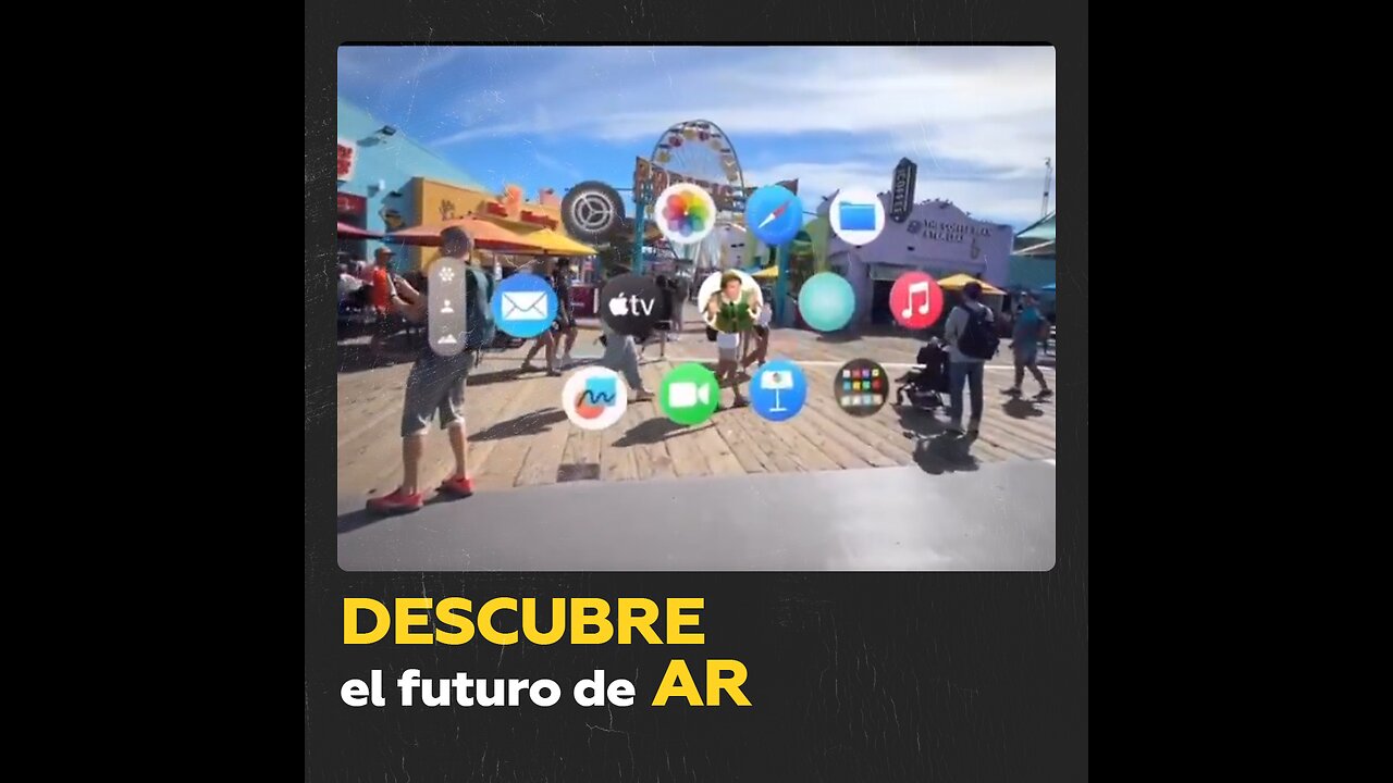 Visión futurista: un hombre muestra cómo funciona Apple Vision Pro