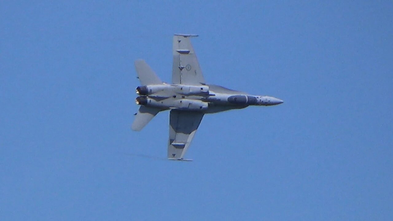 2014 Abbotsford Airshow - McDonnell Douglas CF-18 Hornet Demo - Day Show