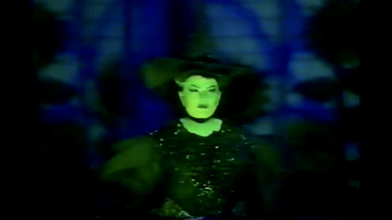 Roseanne as The Wicked Witch in The Wizard of Oz (Roseanne Segments Live From Madison Square Garden 1997) | Roseanne Takes Advantage of Exercising Her Shadow on the Stage as any Brilliant Artist Would!