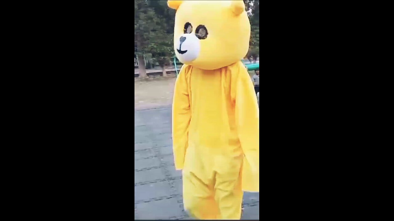 Kaavaala_Teddy Beae short_🤣…….#funny_#teddybeardance_#kaavaalaa_#mrcrazy #villaincomedyking #dinesh