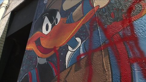 Akron man leads effort to help artist of defaced LeBron James mural with restoration