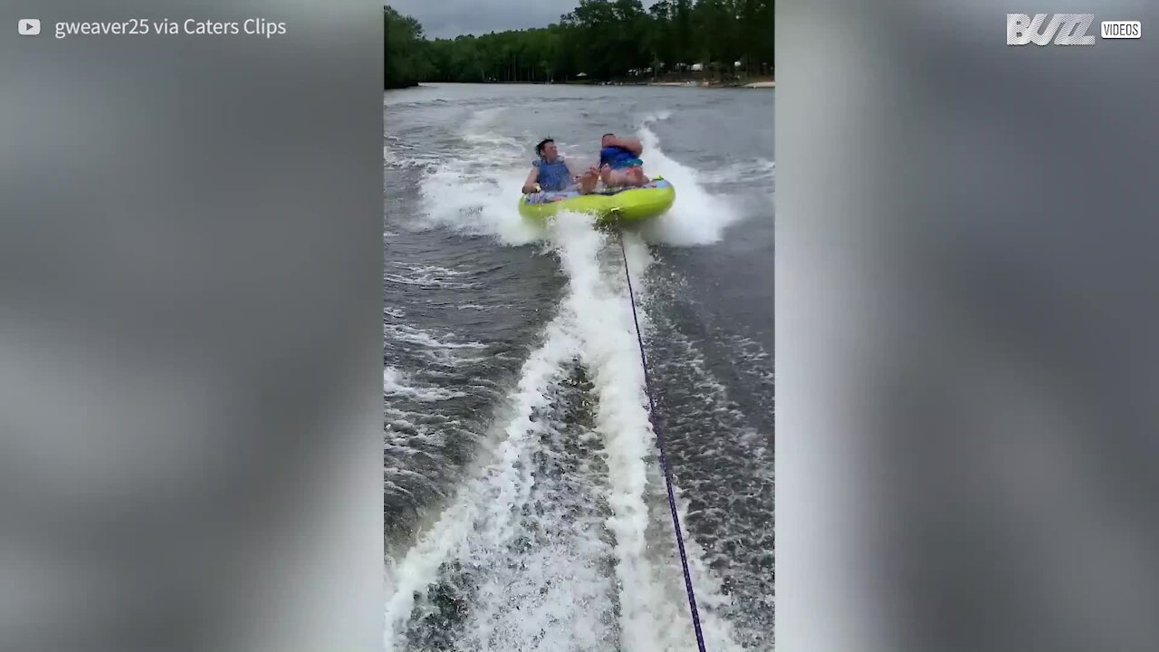 Muita adrenalina: jovem desmaia na boia em alta velocidade