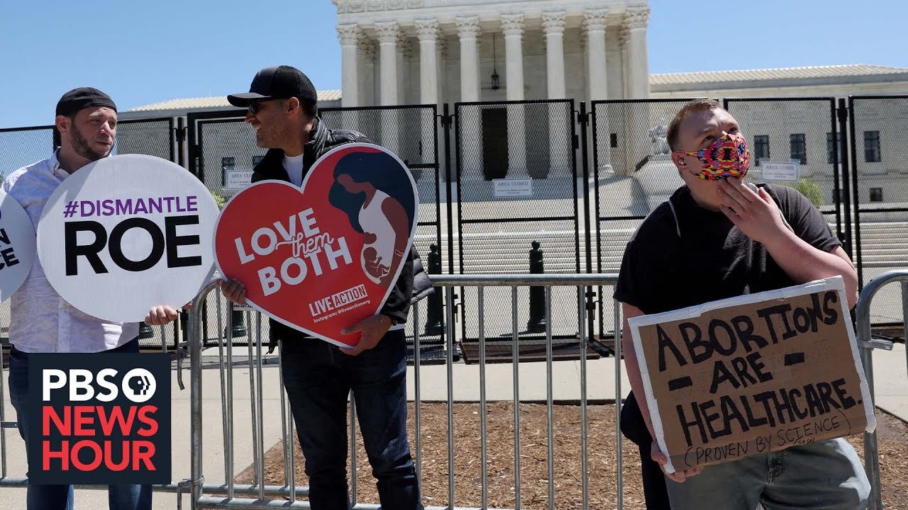 Supreme Court overturns Roe v. Wade, leaves issue up to states