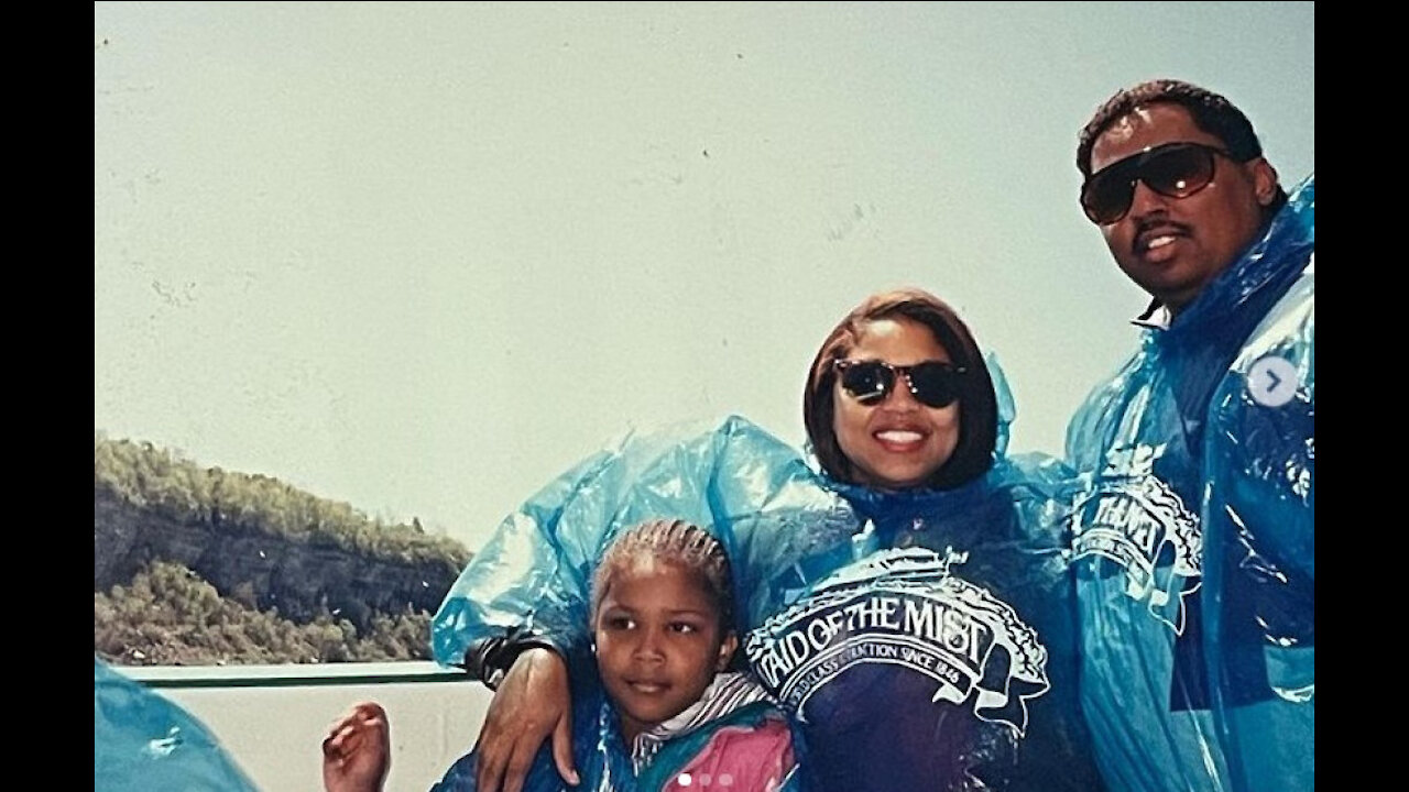 Lizzo marks 12 years since her father's death