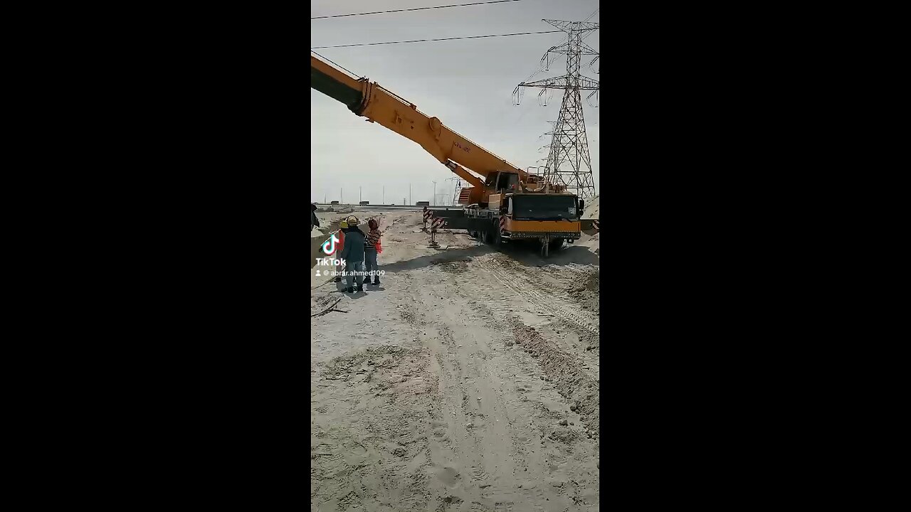 200 ton Liebherr crane