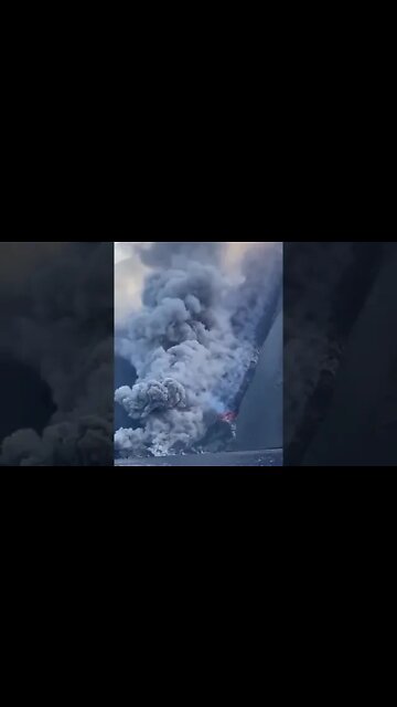 ⚡️Massive Italian Volcano EruptsThe Stromboli volcano, located off the coast of Sicily