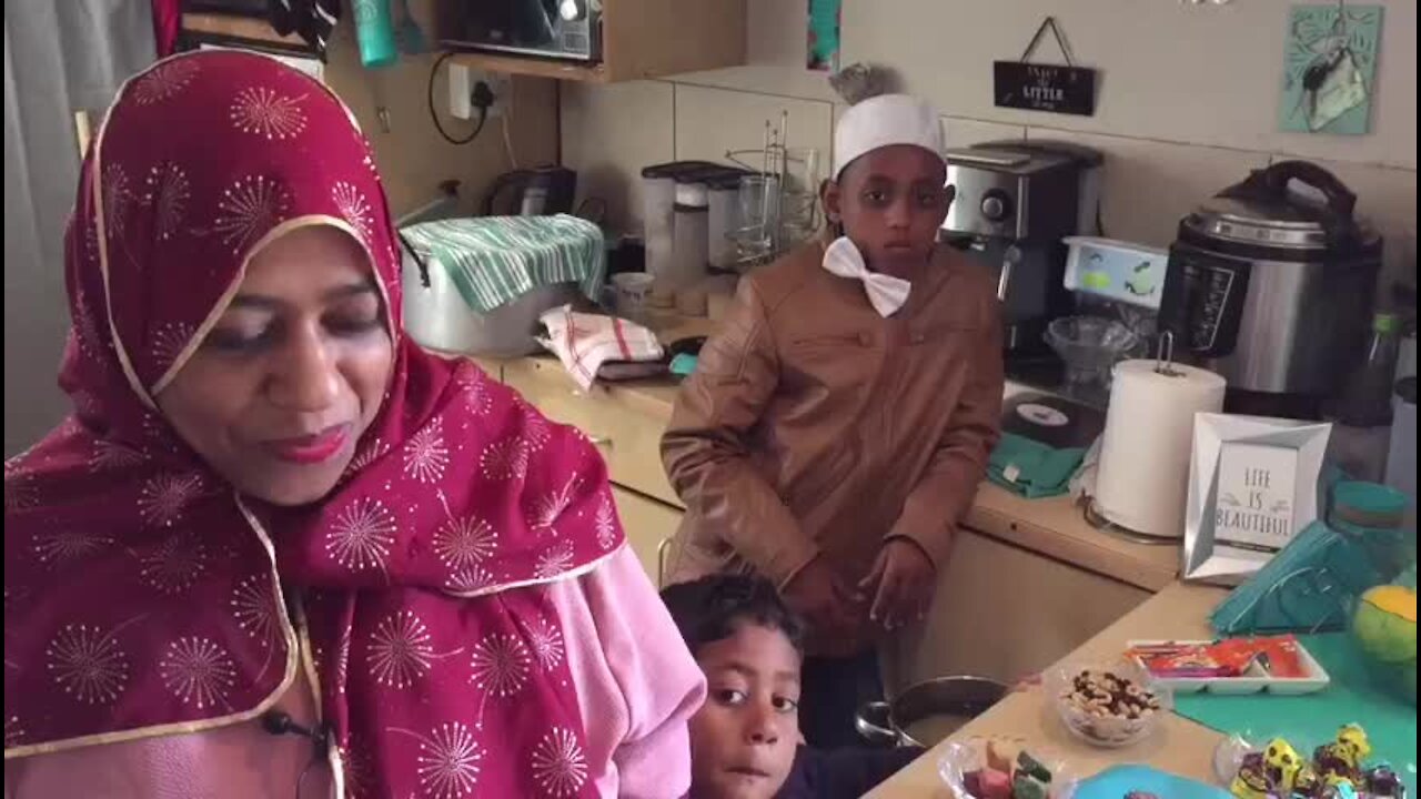 South Africa - Cape Town - Eid Ul Fitr is a celebration (video) (qnB)