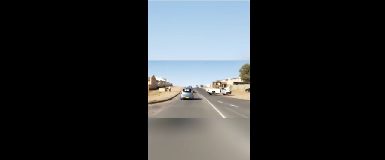 Car does MOONWALK?! - Caught in Dash Cam