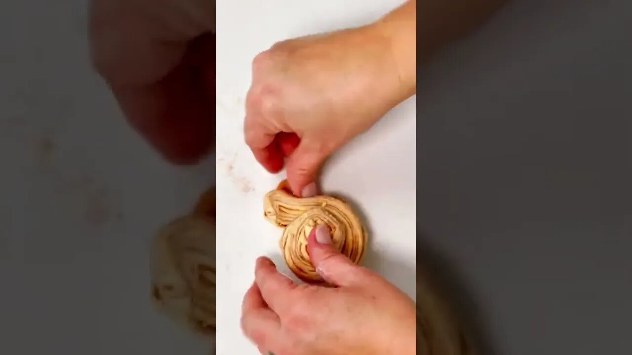 How to Make an EASY Cruffin! -- iambaker.net