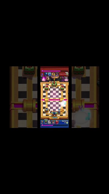 #clashroyale #clash #closecall #clashroyal #clashofclans #mobilegame #strawhats #win #king #victory