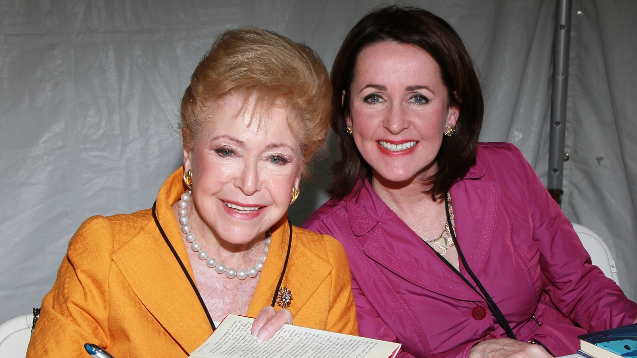 Best-Selling Suspense Author Mary Higgins Clark Dies At Age 92