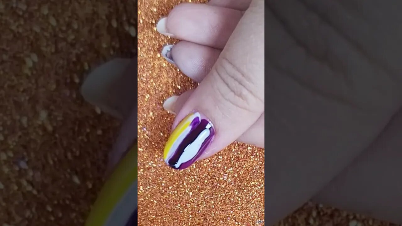 easy nail art short #mehsimcreations #ytshorts #shortvideo #nailart #nails #youtubeshorts