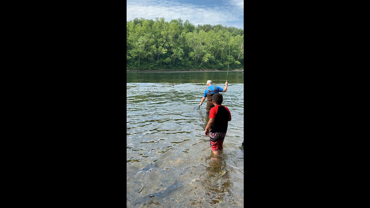 Fishing at Taneycomo Lake