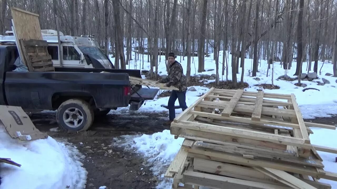 Unloading Free Construction Materials For My Tiny House On Wheels