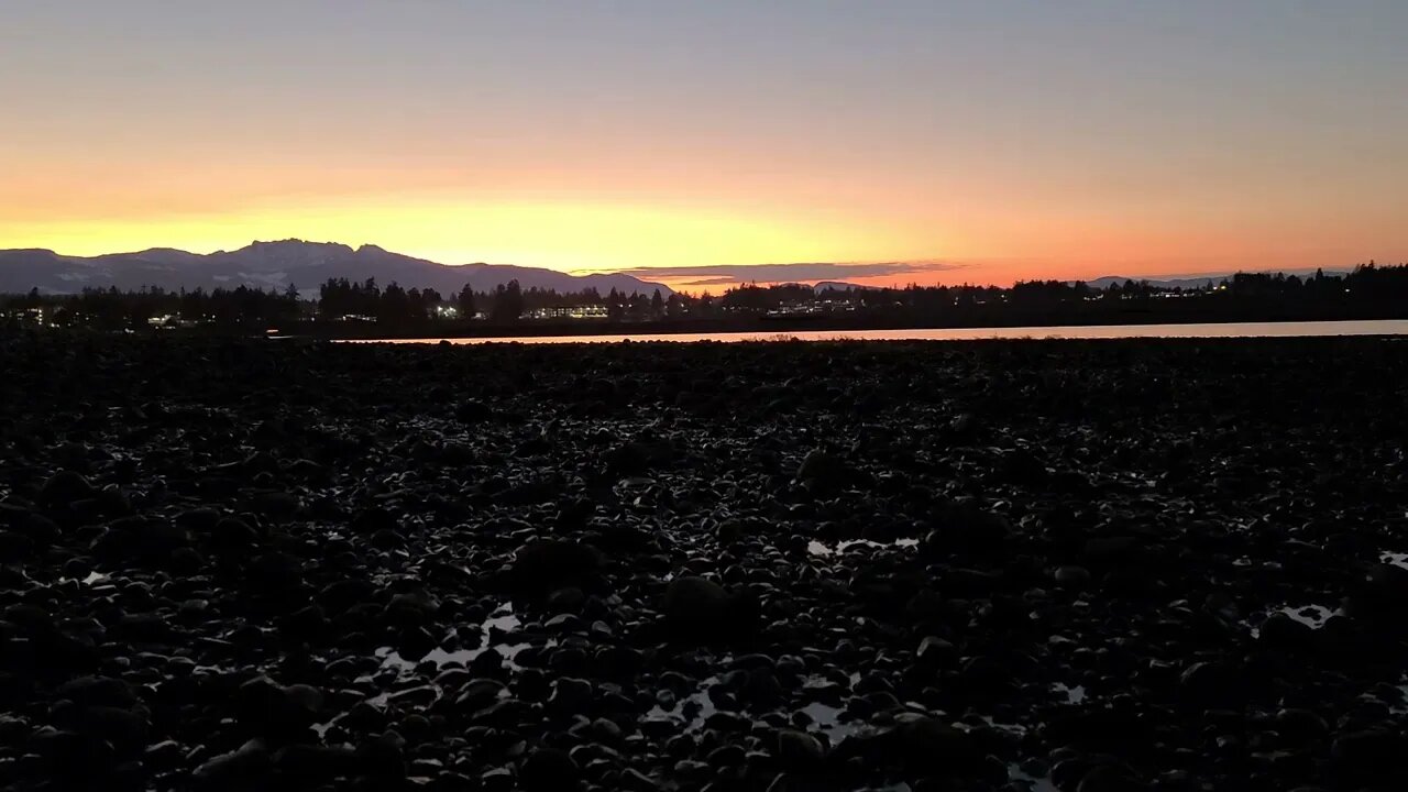 Nice relaxing ambient sound of the ocean waves on the beach at sunset.