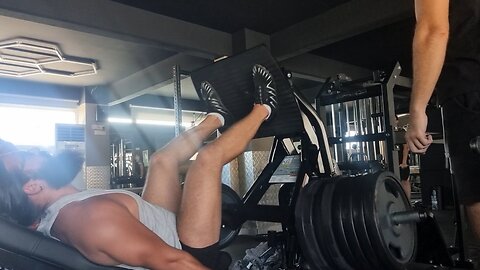 Day 115: LEGS | Hitting 320KG On The Leg Press