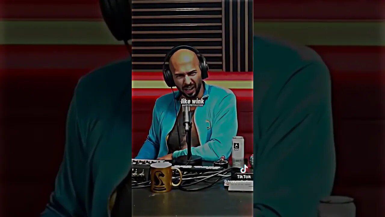 Girls trying to control Andrew live!!! #manosphere #redpill #tatespeech #tristantate #redpillaware