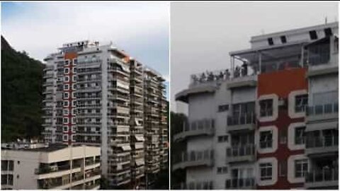 Impressionante atuação de ópera numa varanda