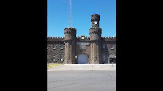 Walk around Pentridge Village on a wet rainy day