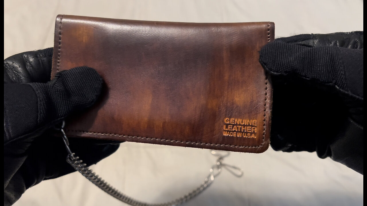 Crimson Mantle reviews: Hot leathers 6’’ classic brown bi fold biker wallet