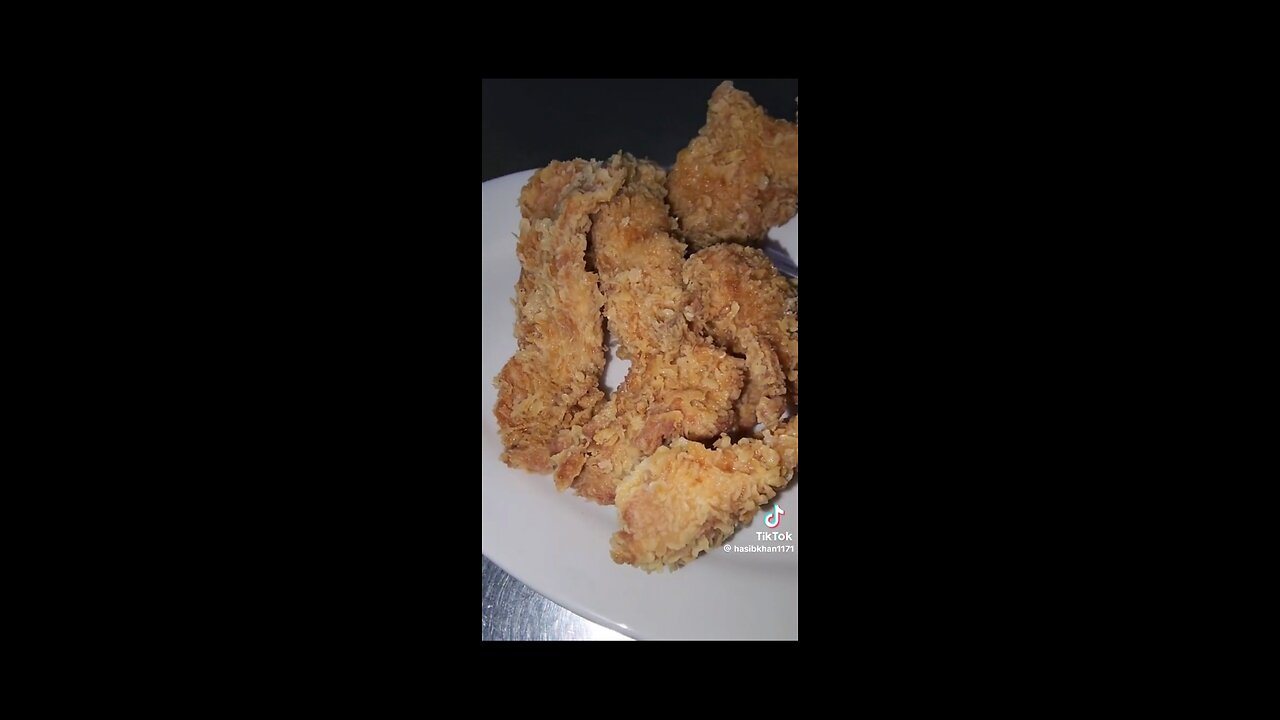 Crunchy Cheken strips with dynamit sauce....
