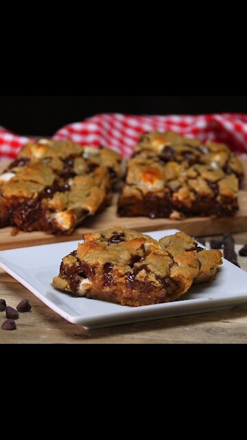 Fluffernutter Chocolate Chip Blondies [GMG Originals]