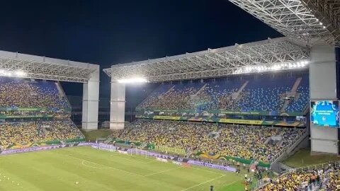 Torcida protesta na Arena Pantanal - Cuiabá MT : "Lula, ladrão seu lugar é na prisão!" ...