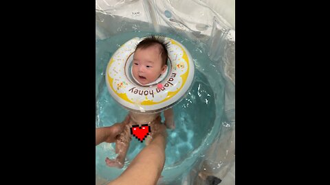 Baby water play time❤️❤️❤️