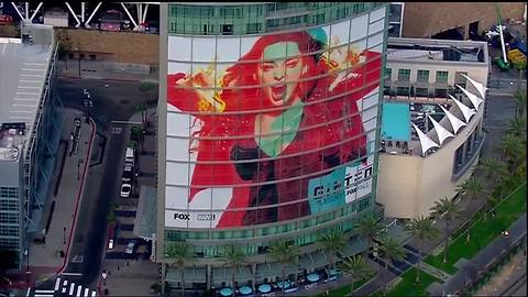 Comic-Con forms in the Gaslamp