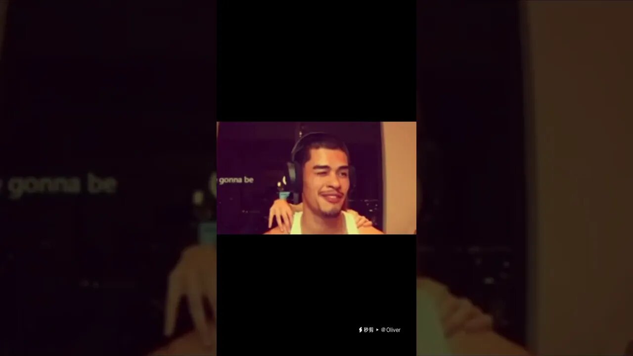 SNEAKO W RIZZ