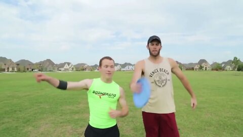 Frisbee Boomerang Trick Shot Battle 4 1