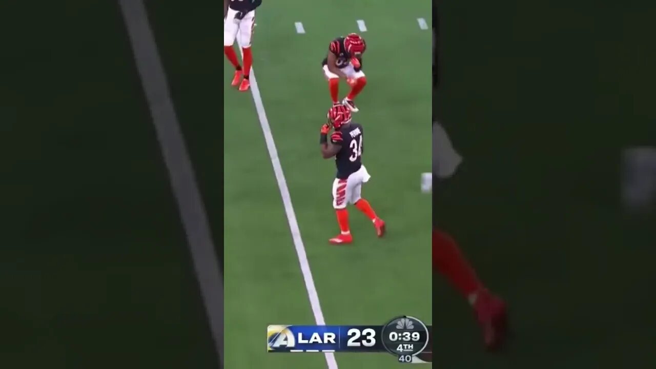 Aaron Donald Calls Game