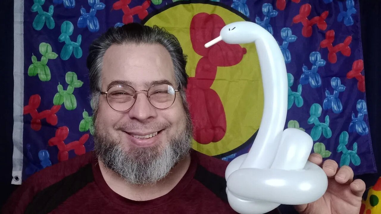 Day 66 - one balloon swan version 2 - 365 Days of Balloons