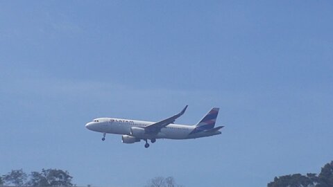 Airbus A320 PR-TYA na final antes de pousar em Manaus vindo de Brasília 22022021