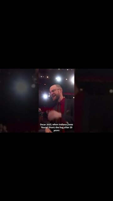 Oscar 2023, when Indiana Jones 'found' Short: the hug after 39 years #shorts