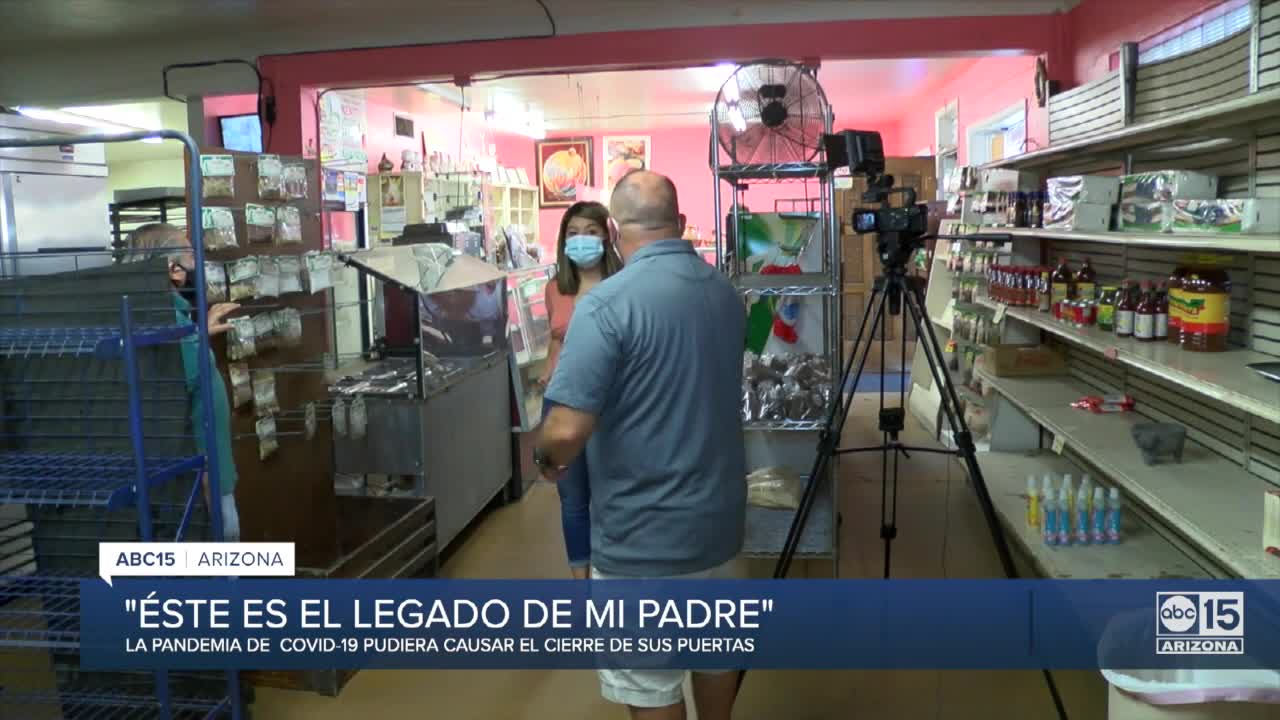 La panadería El Fénix en el sur de Phoenix lucha para mantenerse en pie durante la pandemia de COVID-19