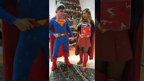 🎄 #25DaysOfChristmas #25DaysOfWHOmas #SUPERMAN #SUPERGIRL #DOCTORWHO #TARDIS #SUBSCRIBE #SHORTS